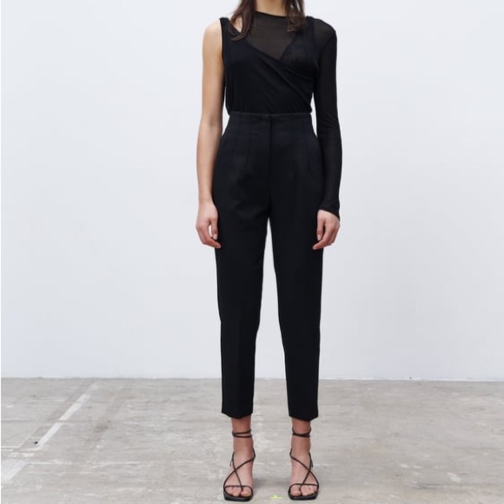 Zara • Black High Waisted Trouser Dress Pants • Medium